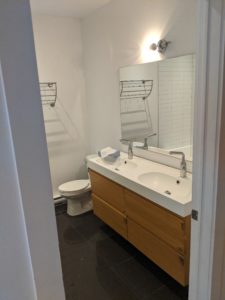 Vanity/Toilet